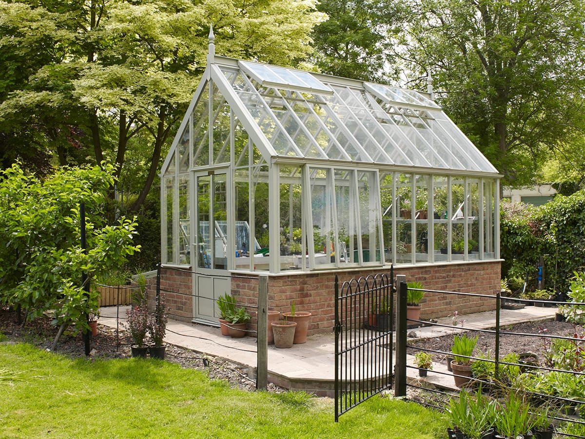 A Bespoke Greenhouse for an Off the Peg Price - greenhouse review